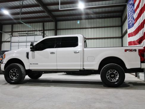 Used 2019 Ford F250 Platinum w/ Platinum Ultimate Package image 6