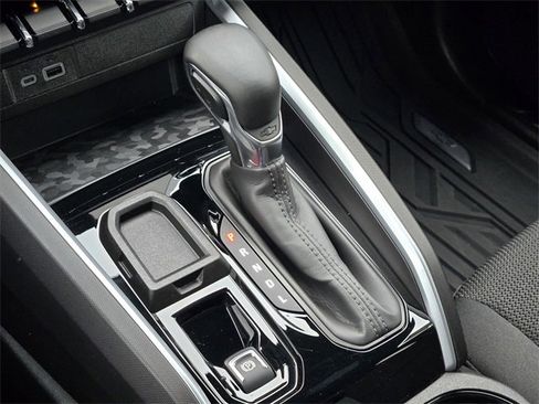 Used 2024 Chevrolet Colorado LT w/ LT Convenience Package image 17