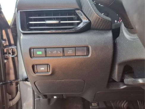 Used 2022 Nissan Sentra SR w/ Electronics Package FWD image 24