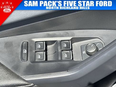 Used 2025 Volkswagen Jetta SE FWD image 22