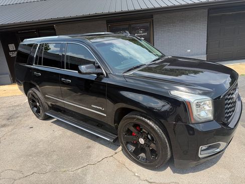 Used 2015 GMC Yukon Denali w/ Premium Package AWD/4WD image 3
