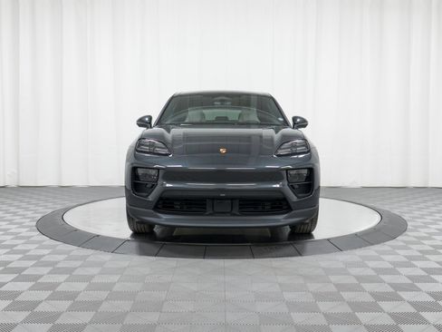 New 2026 Porsche Macan 4 Electric image 10