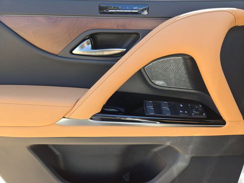 New 2026 Lexus LX 700h Luxury AWD/4WD image 15