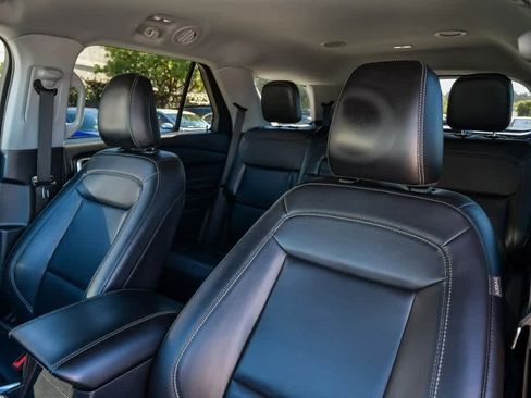 Used 2023 Ford Explorer XLT w/ Equipment Group 202A image 17