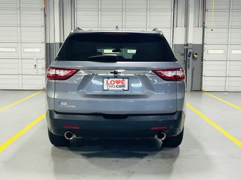 Used 2021 Chevrolet Traverse LT image 18