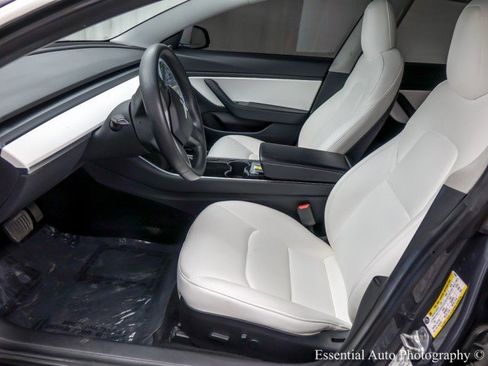 Used 2020 Tesla Model 3 Standard Range image 11