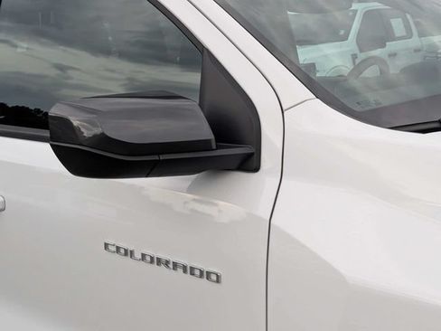 Used 2024 Chevrolet Colorado LT w/ LT Convenience Package III AWD/4WD image 10