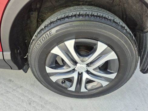 Used 2017 Toyota RAV4 LE FWD image 9