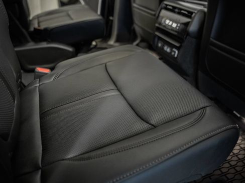 New 2026 Jeep Grand Wagoneer 4WD image 37
