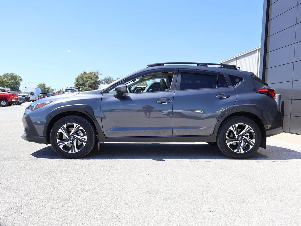 Used 2024 Subaru Crosstrek 2.0i Premium AWD/4WD image 2