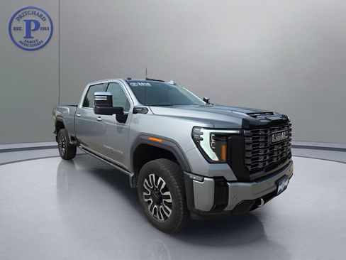 Used 2025 GMC Sierra 3500 Denali Ultimate AWD/4WD image 1