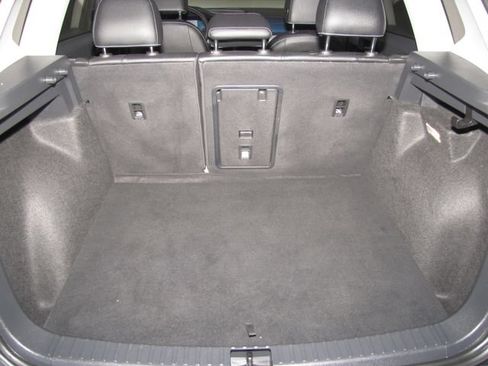 Used 2023 Volkswagen Taos SE w/ Panoramic Sunroof Package AWD/4WD image 17