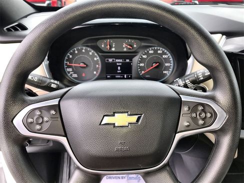 Used 2022 Chevrolet Traverse LS image 14