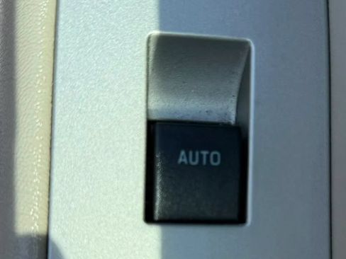 Used 2011 Ford Fusion SEL FWD image 36