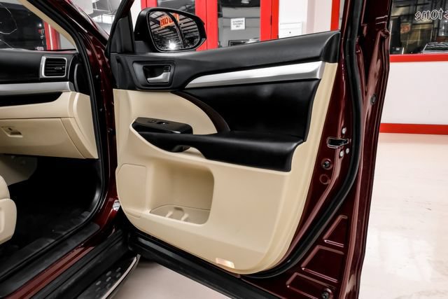 Used 2019 Toyota Highlander XLE FWD image 50