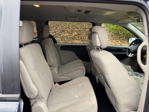 Used 2013 Dodge Grand Caravan SXT w/ UConnect Hands-Free Group image 10