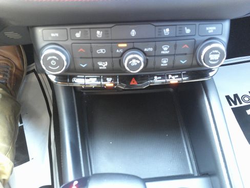 Used 2024 Dodge Durango GT AWD/4WD image 34