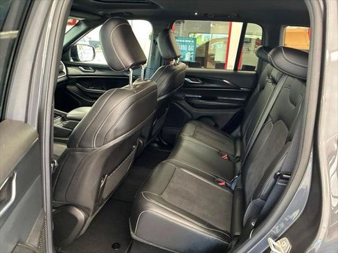 Certified 2024 Jeep Grand Cherokee Altitude AWD/4WD image 13