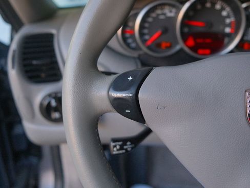 Used 2002 Porsche 911 Carrera image 19