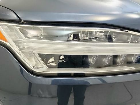 Used 2024 Volvo XC90 B5 Core AWD/4WD image 22