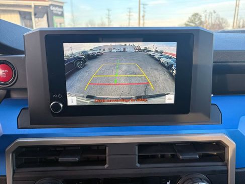 Used 2025 Toyota Tacoma TRD Off-Road image 23