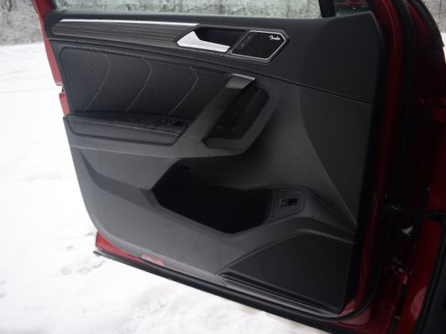 Used 2024 Volkswagen Tiguan SEL R-Line image 19