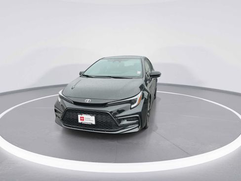 Certified 2026 Toyota Corolla SE FWD image 3