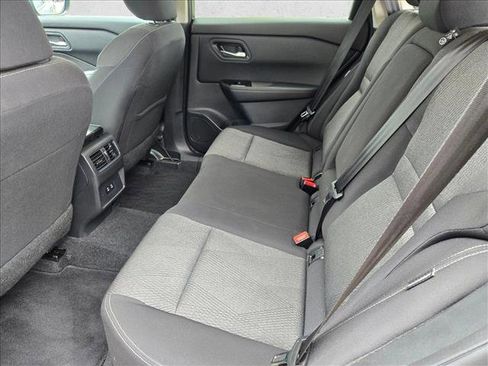 Used 2025 Nissan Rogue SV FWD image 17