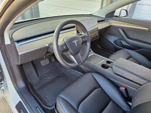 Used 2021 Tesla Model 3 Standard Range Plus RWD image 5