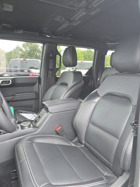 Used 2025 Ford Bronco Outer Banks AWD/4WD image 9