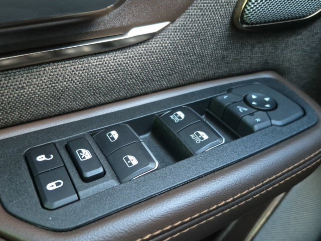 Used 2025 RAM 1500 Limited AWD/4WD image 40