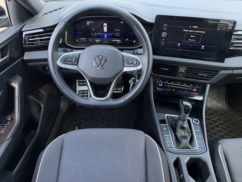 Used 2025 Volkswagen Jetta Sport FWD image 11