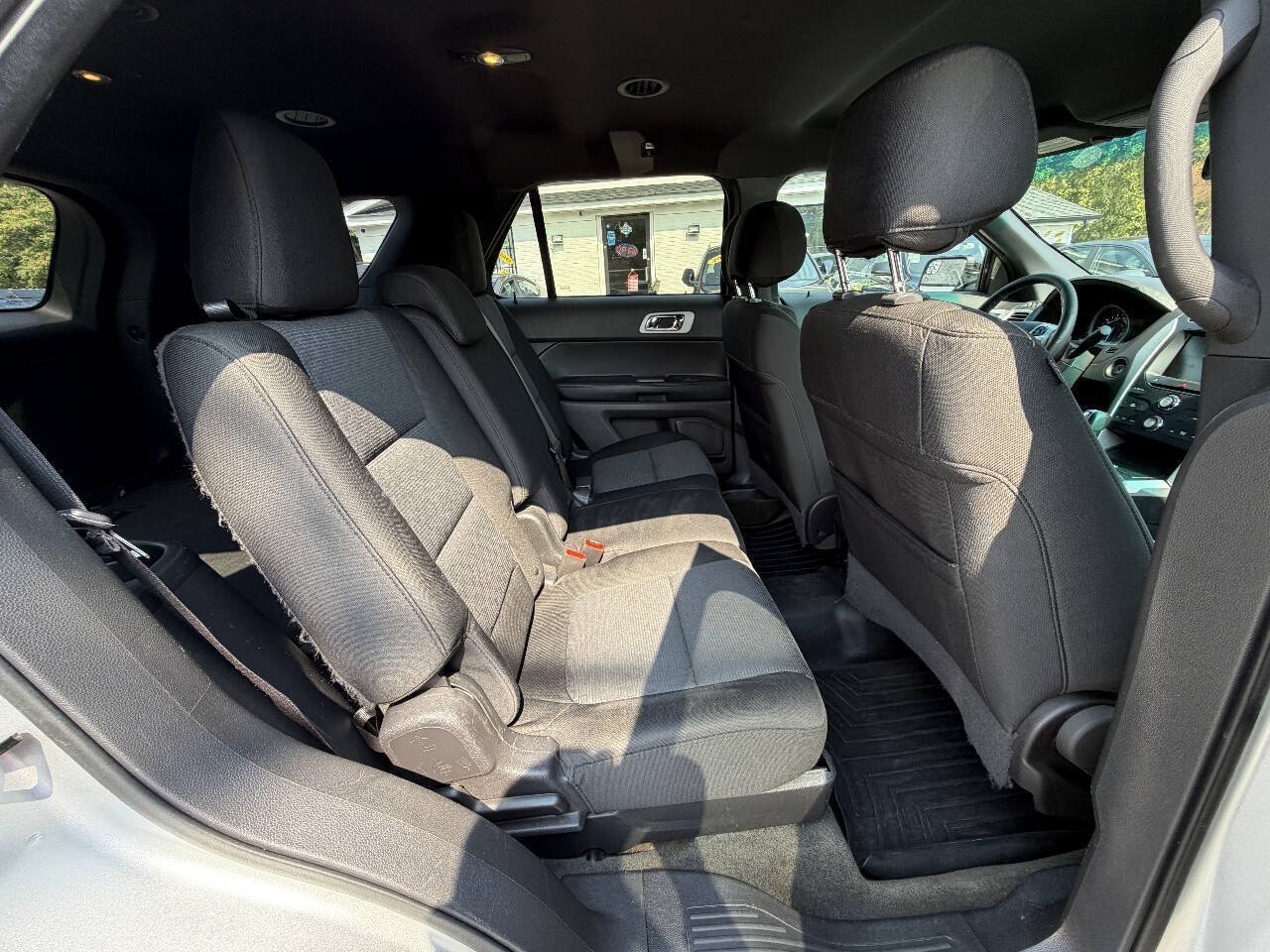 Used 2014 Ford Explorer XLT w/ Equipment Group 201A AWD/4WD image 30