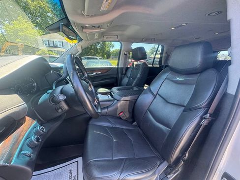 Used 2016 Cadillac Escalade 4WD image 32