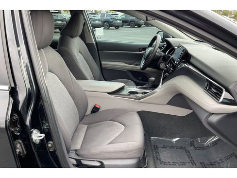 Used 2022 Toyota Camry LE w/ Carpet Mat Package (TMS) image 17