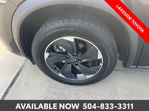 Used 2025 Nissan Rogue SV AWD/4WD image 13