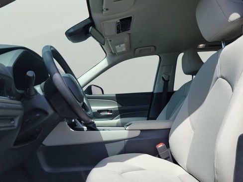 Used 2025 Toyota Grand Highlander FWD image 15