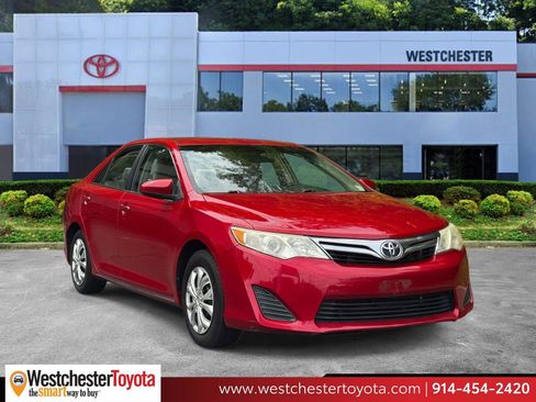 Used 2012 Toyota Camry LE FWD image 1
