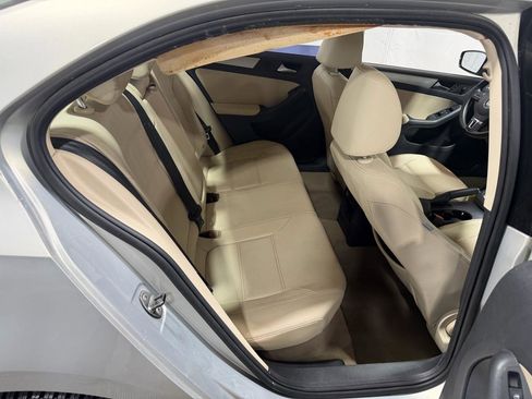 Used 2012 Volkswagen Jetta TDI FWD image 15