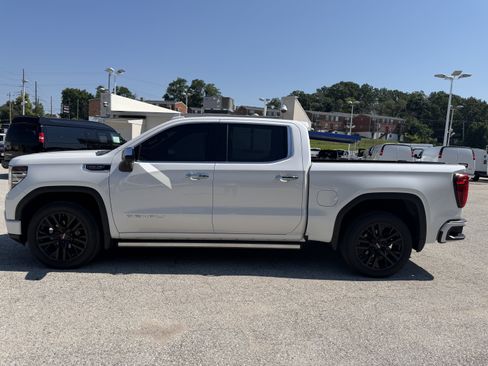 Used 2023 GMC Sierra 1500 Denali w/ Denali Reserve Package AWD/4WD image 4