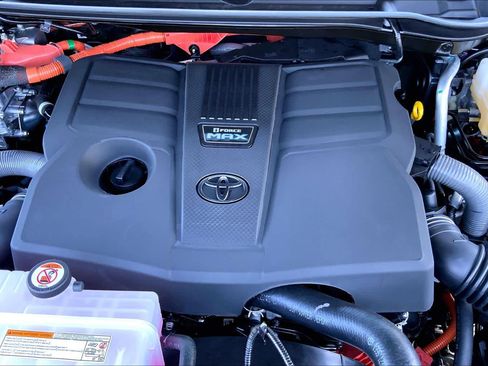 New 2026 Toyota Tundra Limited AWD/4WD image 17