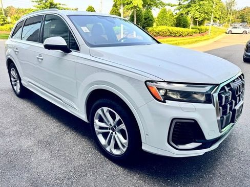 Certified 2025 Audi Q7 2.0T Premium w/ Convenience Package image 6