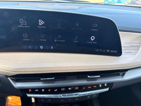 Used 2025 Cadillac XT4 Premium Luxury AWD/4WD image 12
