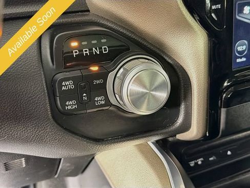 Used 2019 RAM 1500 Laramie AWD/4WD image 17