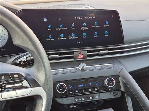Used 2024 Hyundai Elantra SEL FWD image 14