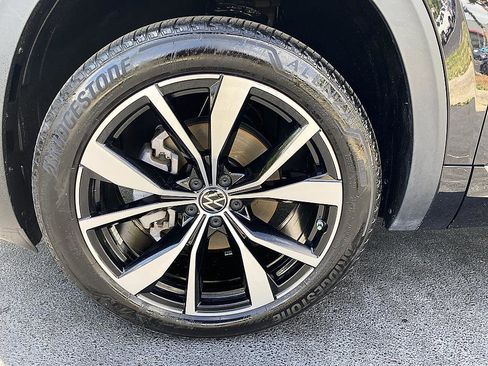 Used 2024 Volkswagen Atlas SEL Premium R-Line AWD/4WD image 8
