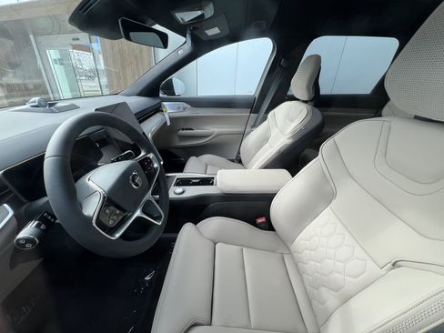 New 2025 Volvo EX90 Ultra image 10