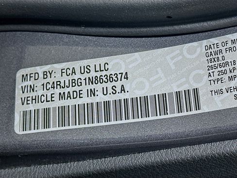 Used 2022 Jeep Grand Cherokee L Limited RWD image 12