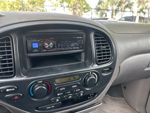 Used 2004 Toyota Sequoia SR5 image 27