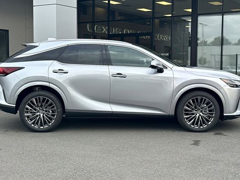 New 2025 Lexus RX 350h image 3